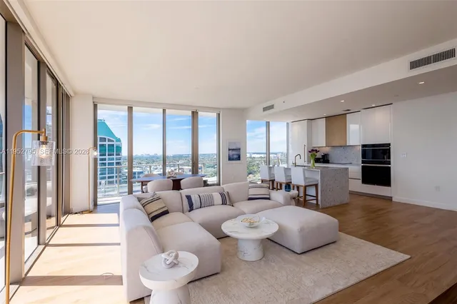 $3,700,000 | 2678 Tigertail Avenue, Unit 1707, Miami, FL 33133