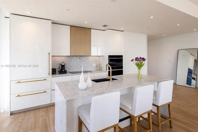 $3,700,000 | 2678 Tigertail Avenue, Unit 1707, Miami, FL 33133