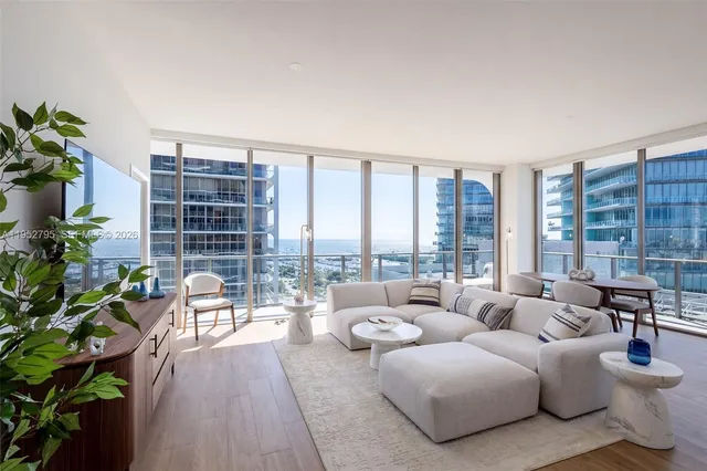 $3,700,000 | 2678 Tigertail Avenue, Unit 1707, Miami, FL 33133