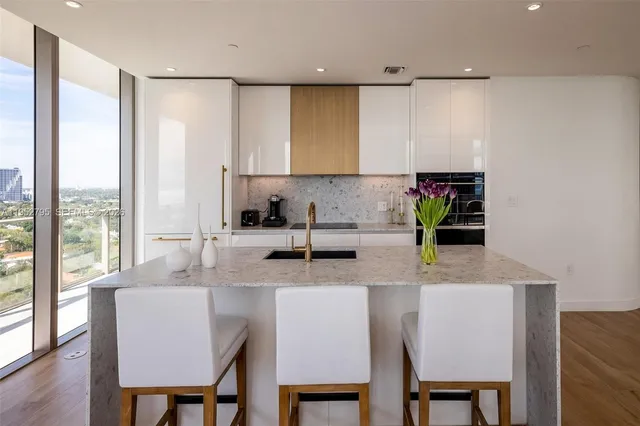 $3,700,000 | 2678 Tigertail Avenue, Unit 1707, Miami, FL 33133