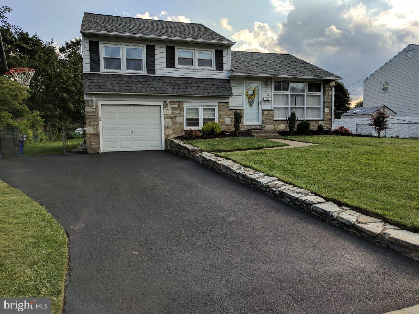978 Windsor Road Warminster, PA 18974 - Photo 1 of 23 Exterior