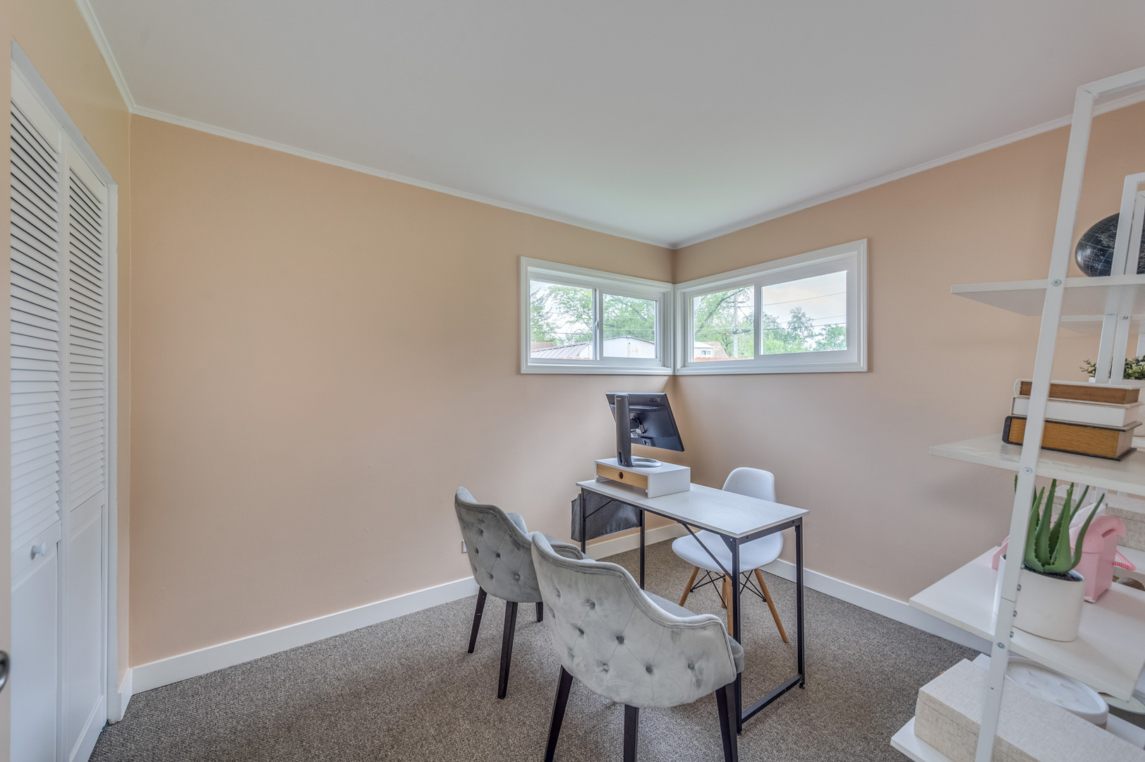 407 Watseka Street Park Forest, IL 60466 - Photo 14 of 21 a work room with furniture and windows
