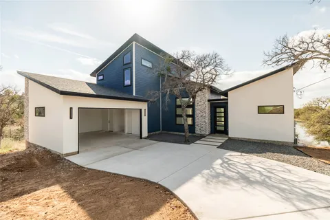 $750,000 | 334 Lake Drive, Buchanan Dam, TX 78609