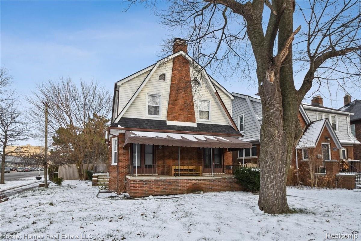 1452 Bishop Road Grosse Pointe, MI 48230 - Photo 45 of 48 45-Side View.jpg
