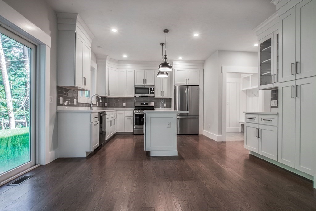 3 Lyman Road Framingham, MA 01701 - Photo 10 of 27