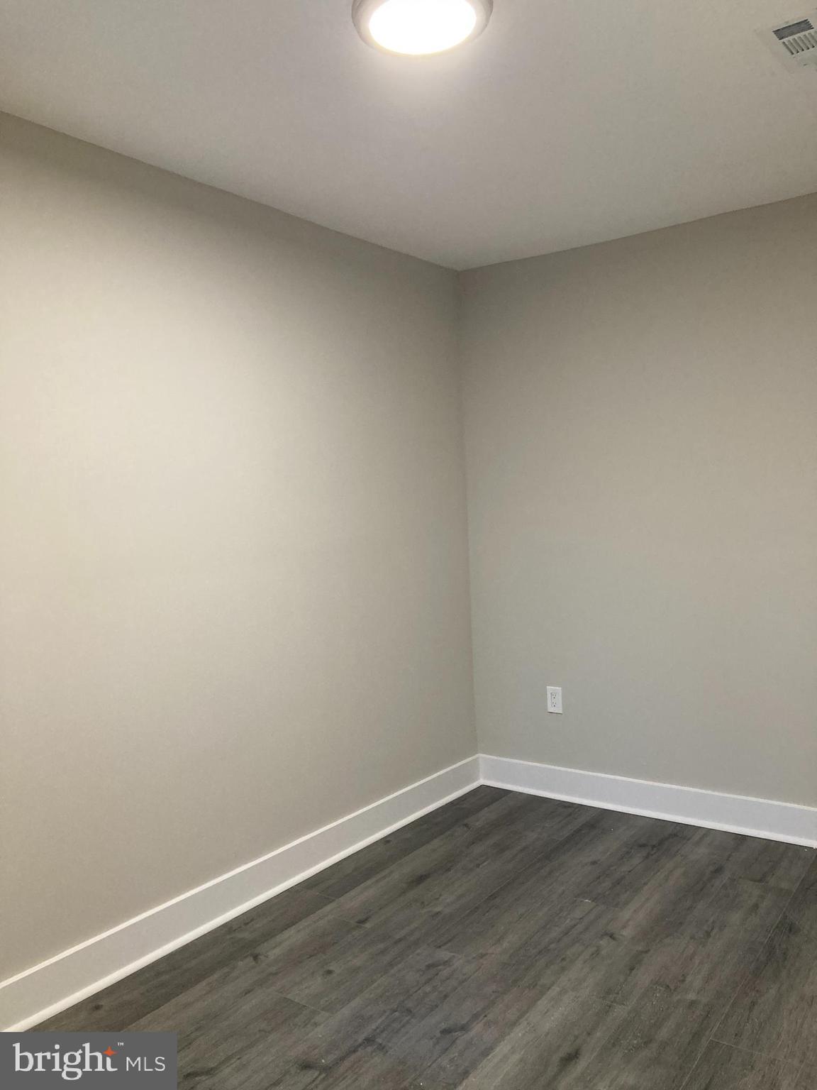 1343 South Hollywood Street Philadelphia, PA 19146 - Photo 11 of 29