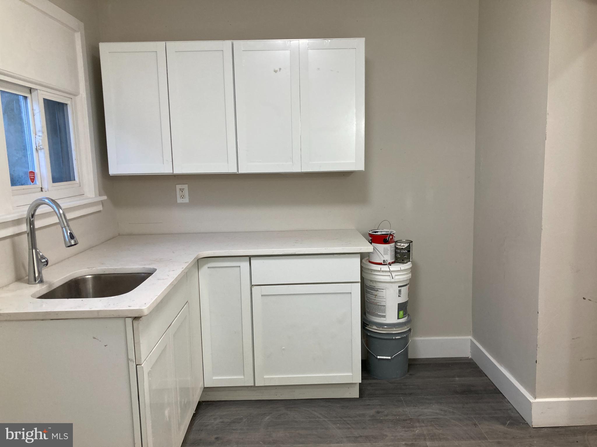 1343 South Hollywood Street Philadelphia, PA 19146 - Photo 8 of 29