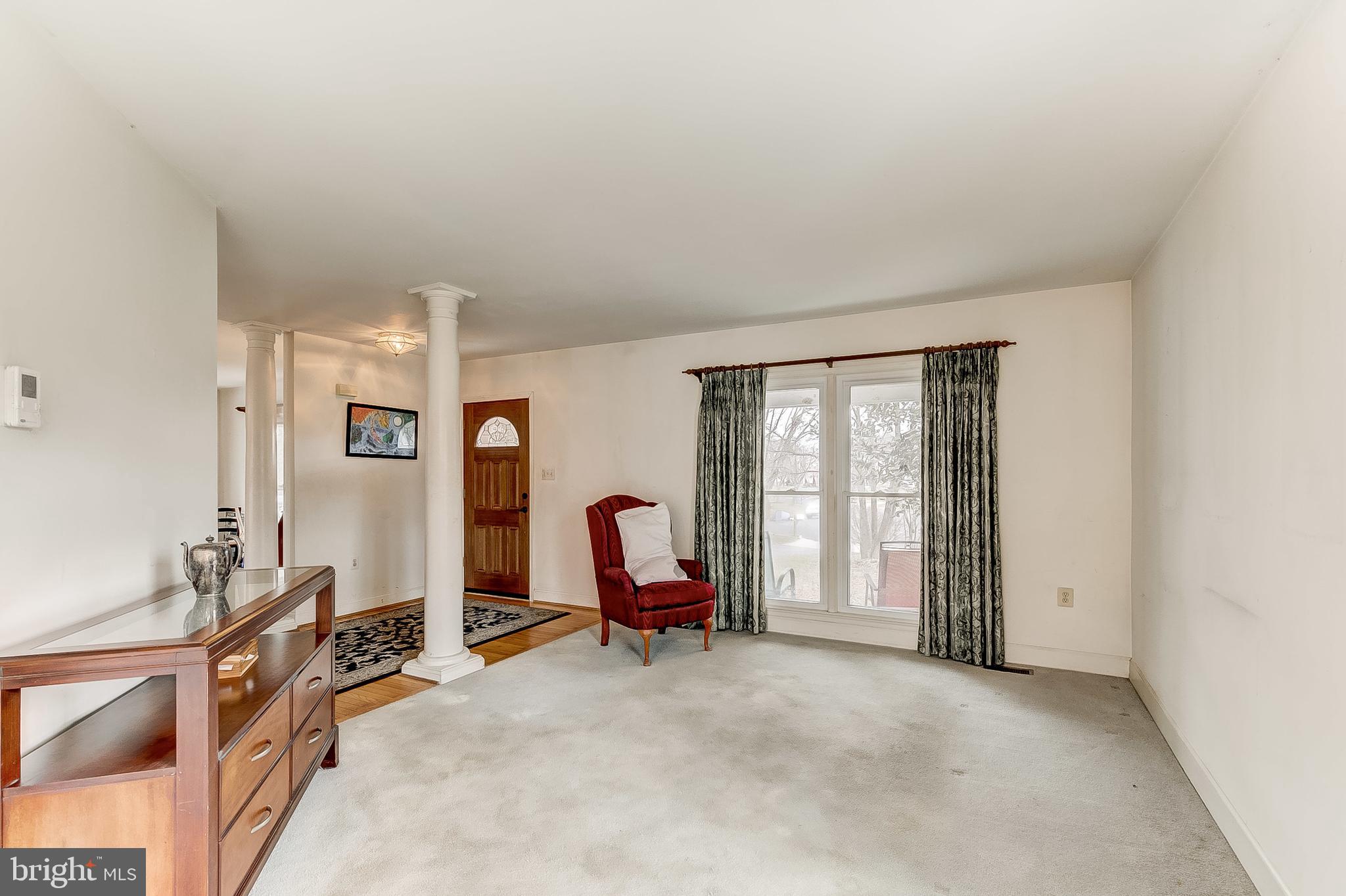 19623 Bruner Way Poolesville, MD 20837 - Photo 4 of 36 Living Room