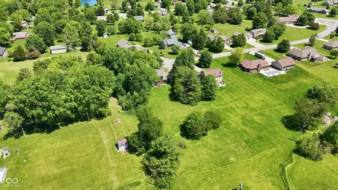 $375,000 | 1161 West Willow Run Court, Mooresville, IN 46158