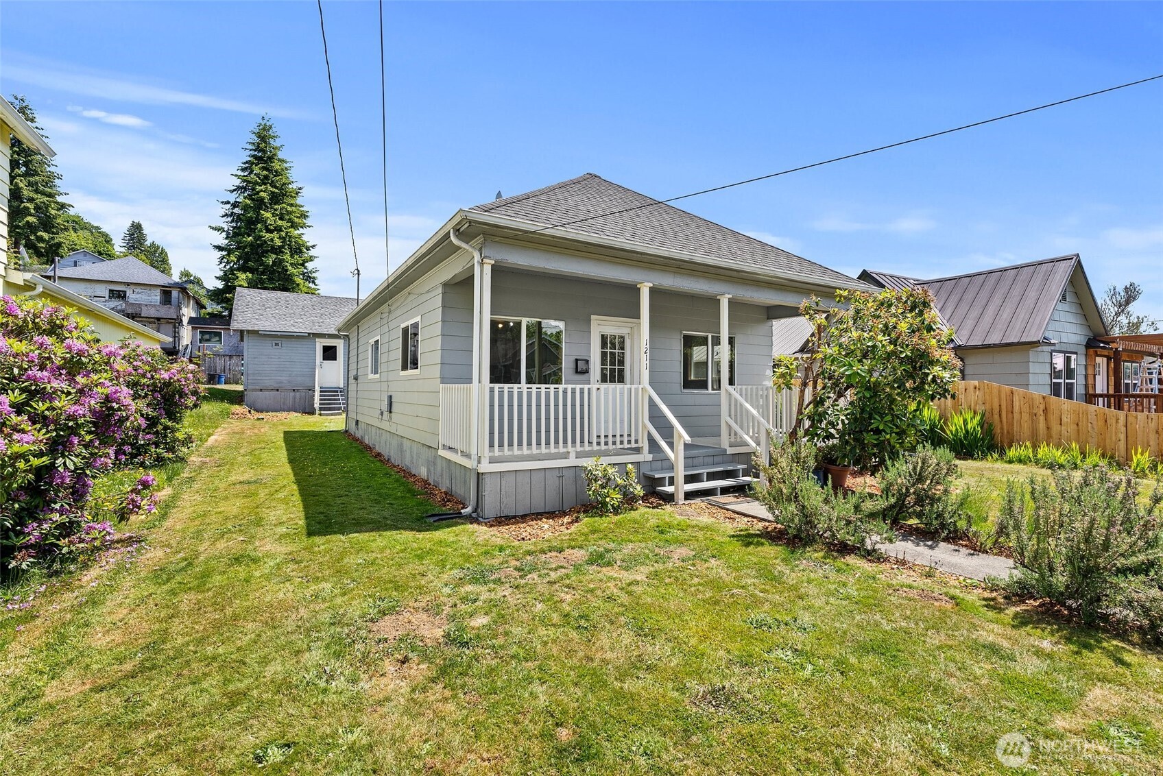 1211 Larch Street Raymond, WA 98577 - Photo 3 of 24 Gallery Image 3