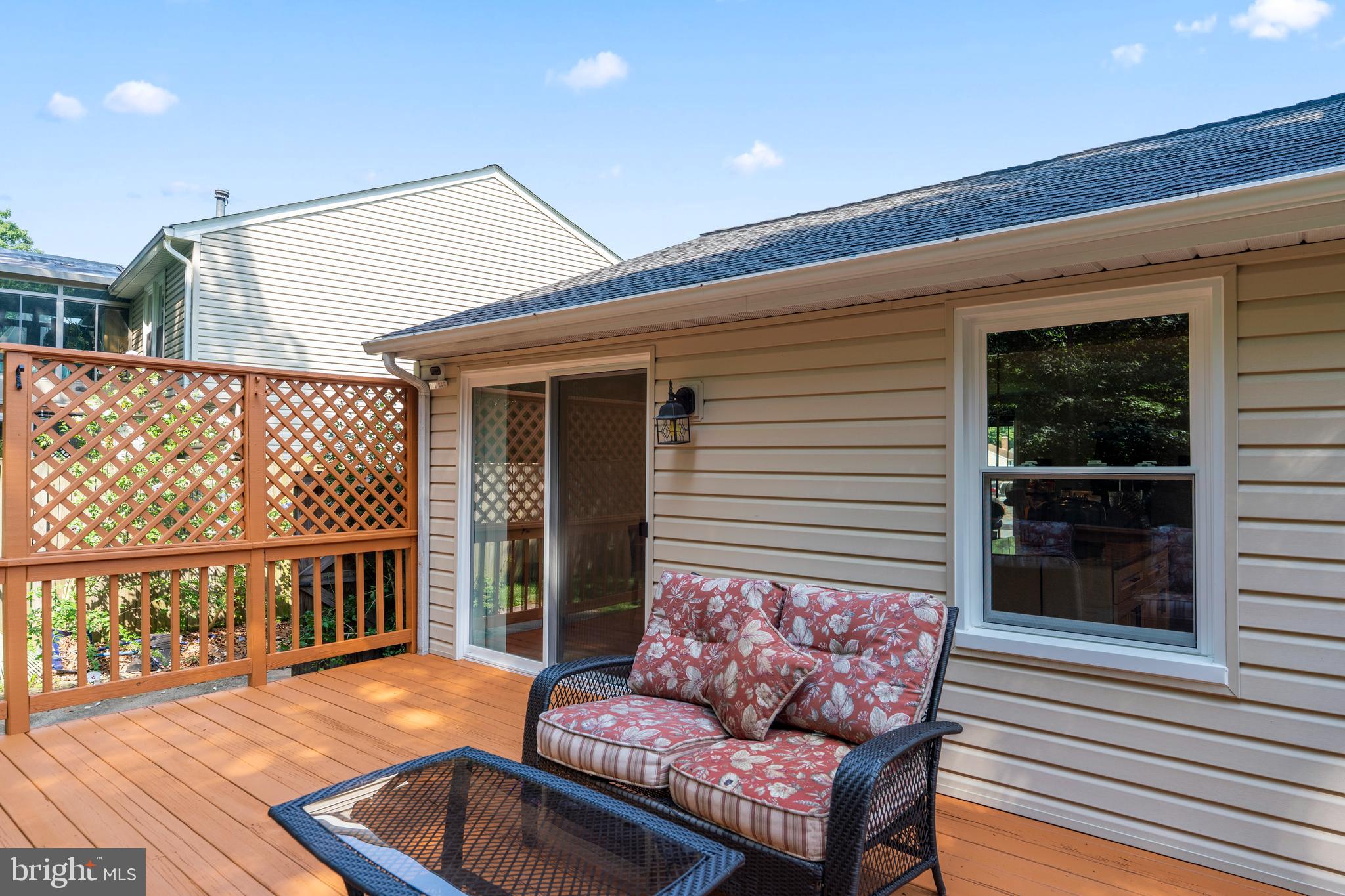 7627 Fallswood Way Lorton, VA 22079 - Photo 33 of 38 a outdoor living space with furniture