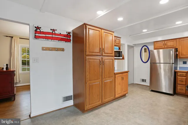 $4,200 | 4848 Red Fox Drive, Annandale, VA 22003