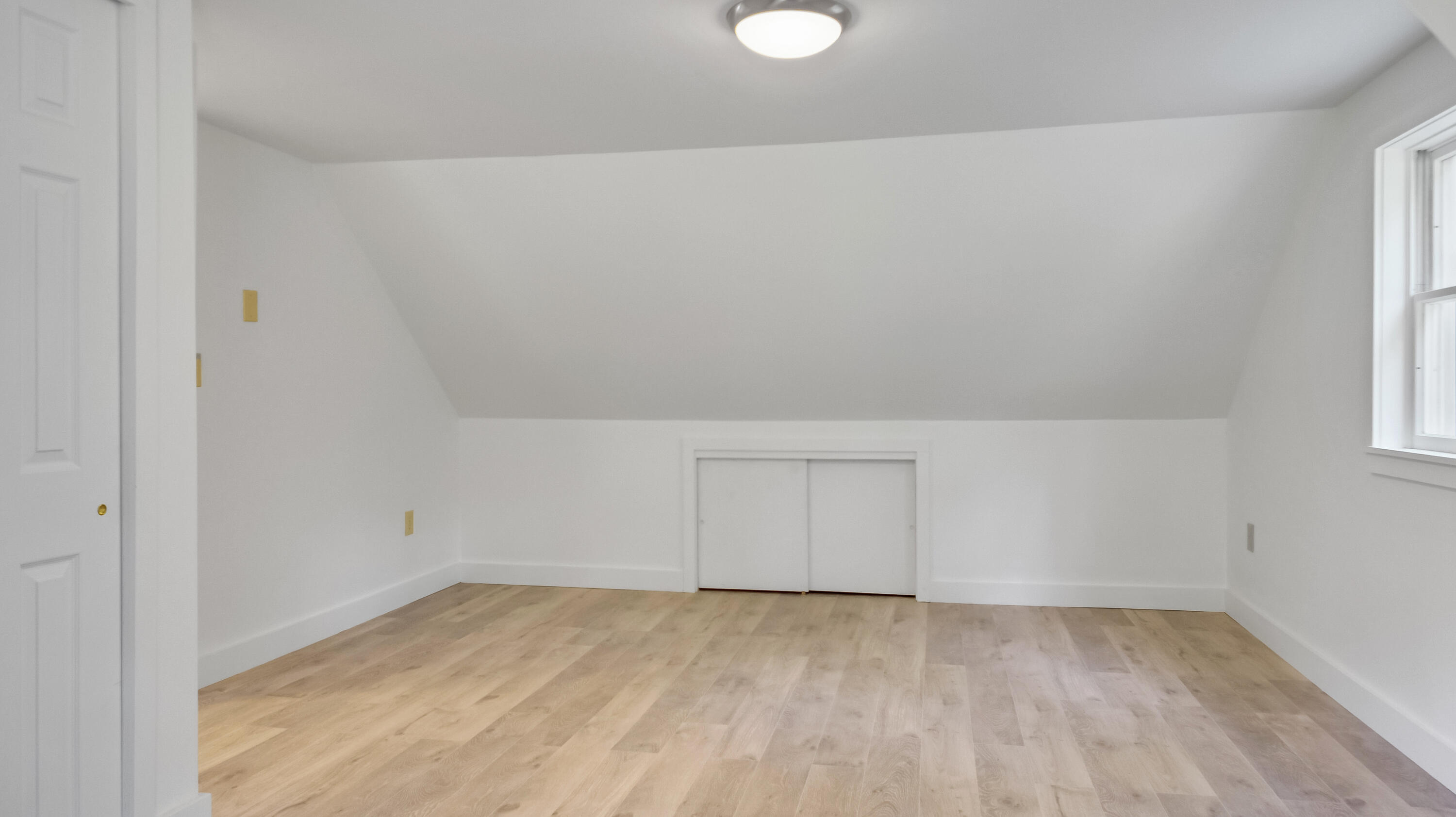 653 Middle Road Woolwich, ME 04579 - Photo 48 of 58 2nd floor bed