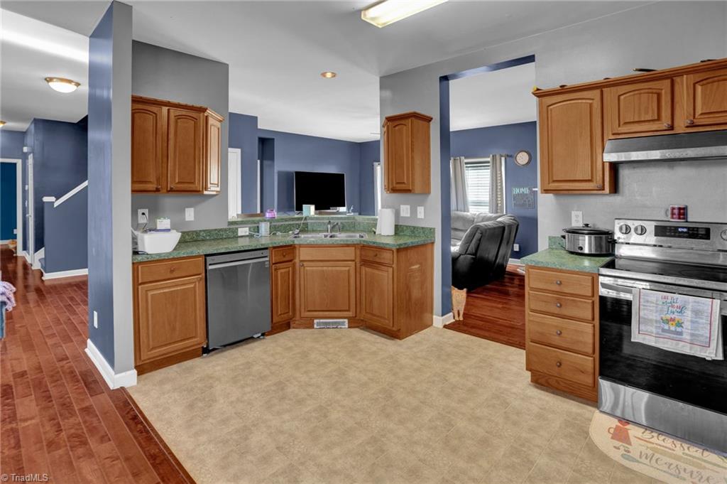 3342 Amostown Road Sandy Ridge, NC 27046 - Photo 7 of 31