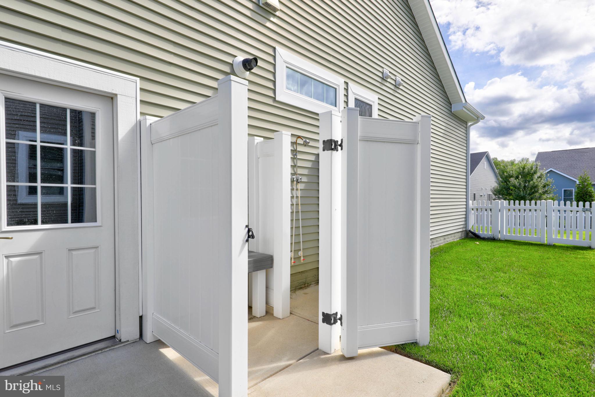 31656 Exeter Way Lewes, DE 19958 - Photo 26 of 46 Outside Shower