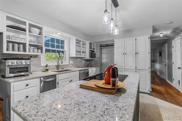 $395,000 | 71 Oakwood Drive, Ste. Genevieve, MO 63670