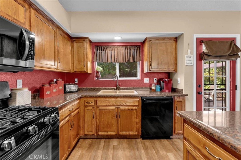 1465 Crosspoint Way Red Bluff, CA 96080 - Photo 5 of 58 Gallery Image 5