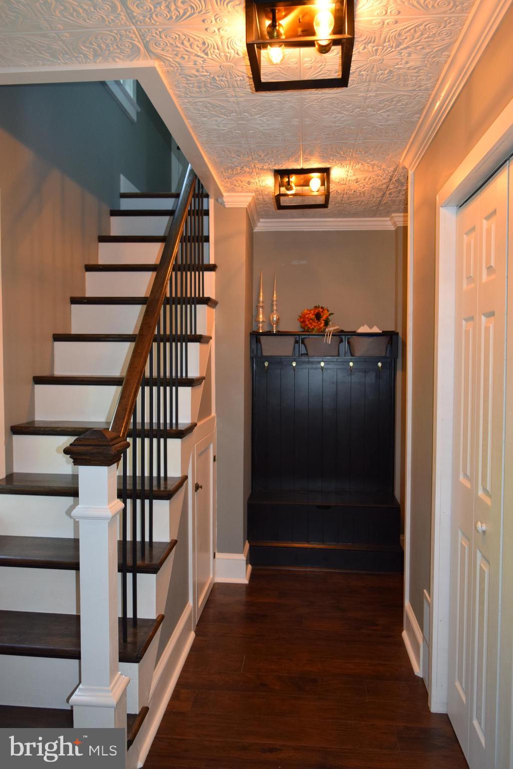 12445 Sub-Station Road Waldorf, MD 20601 - Photo 21 of 47 Hallway