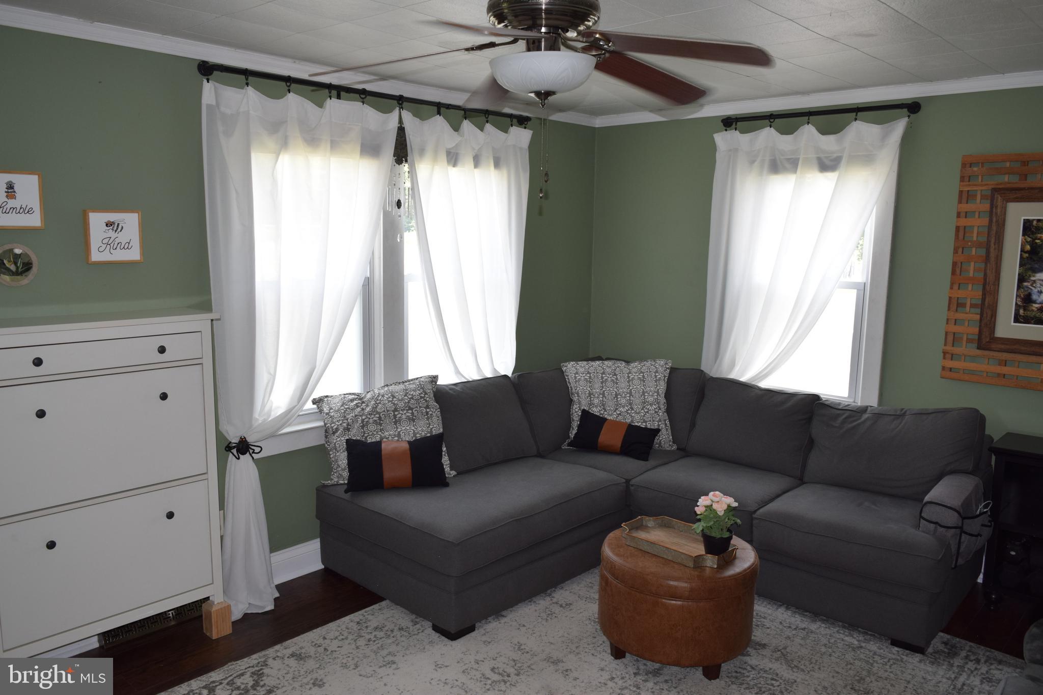 12445 Sub-Station Road Waldorf, MD 20601 - Photo 5 of 47 Living Room