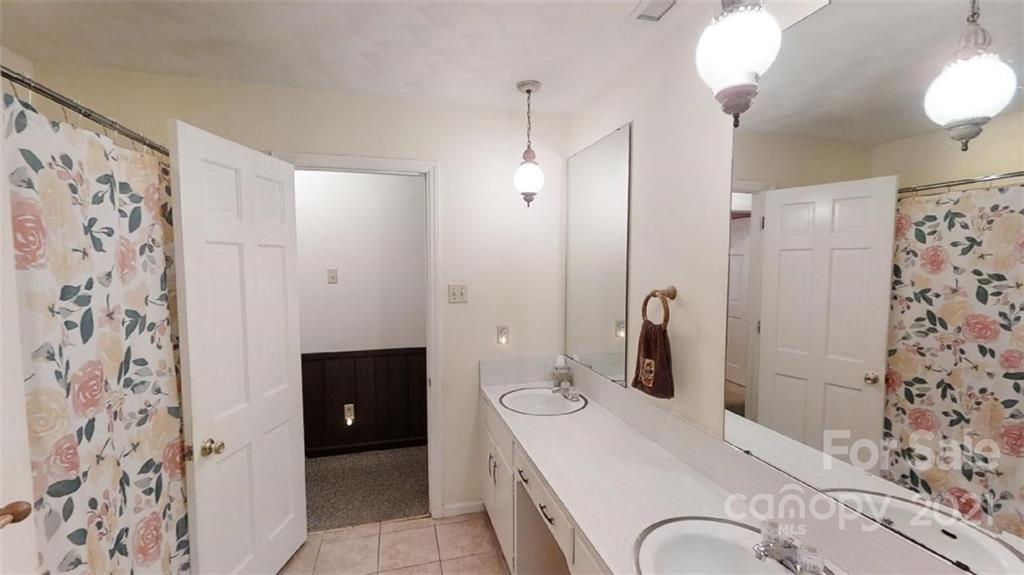 168 Valley Road Hickory, NC 28601 - Photo 16 of 31 Gallery Image 16