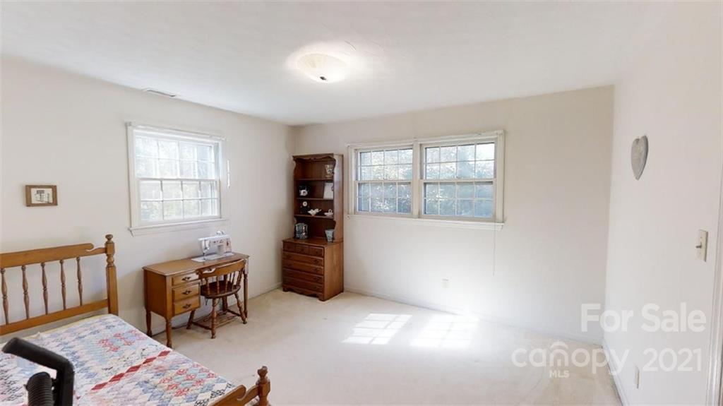 168 Valley Road Hickory, NC 28601 - Photo 18 of 31 Gallery Image 18