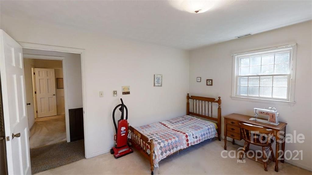 168 Valley Road Hickory, NC 28601 - Photo 19 of 31 Gallery Image 19