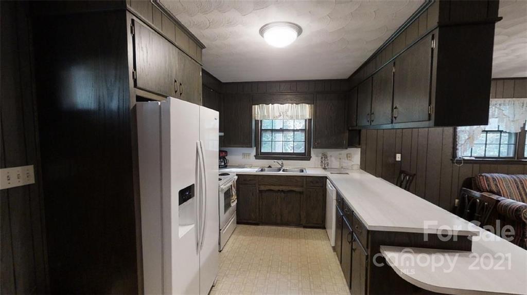 168 Valley Road Hickory, NC 28601 - Photo 3 of 31 Gallery Image 3