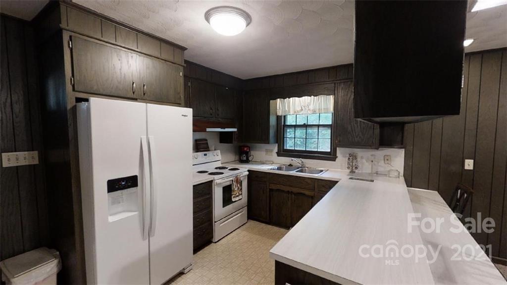 168 Valley Road Hickory, NC 28601 - Photo 4 of 31 Gallery Image 4