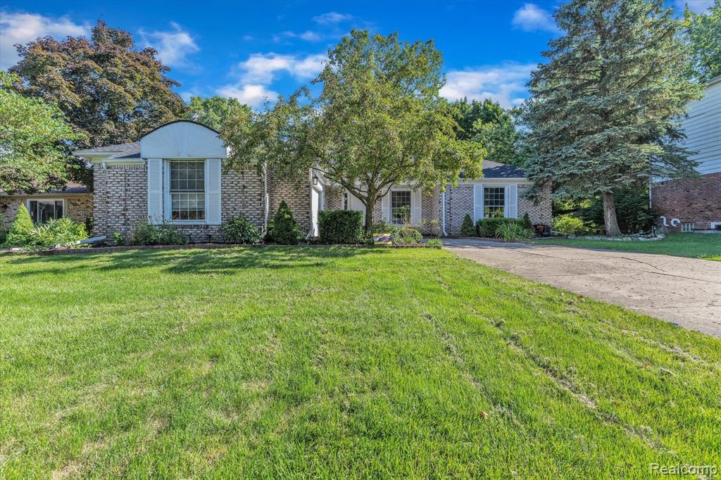 2957 Powderhorn Ridge Road Rochester Hills, MI 48309 - Photo 2 of 61