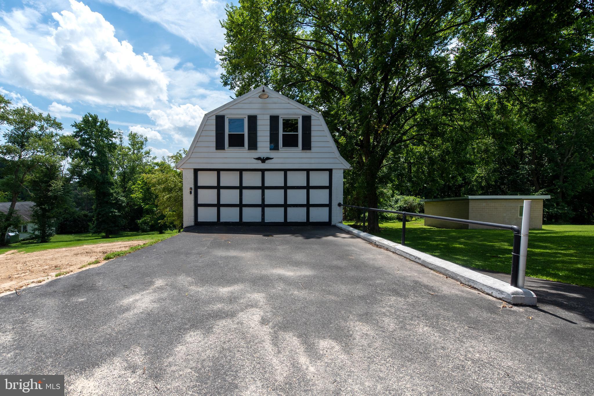 425 Philadelphia Road Joppa, MD 21085 - Photo 18 of 34 Detached 3 Level Garage