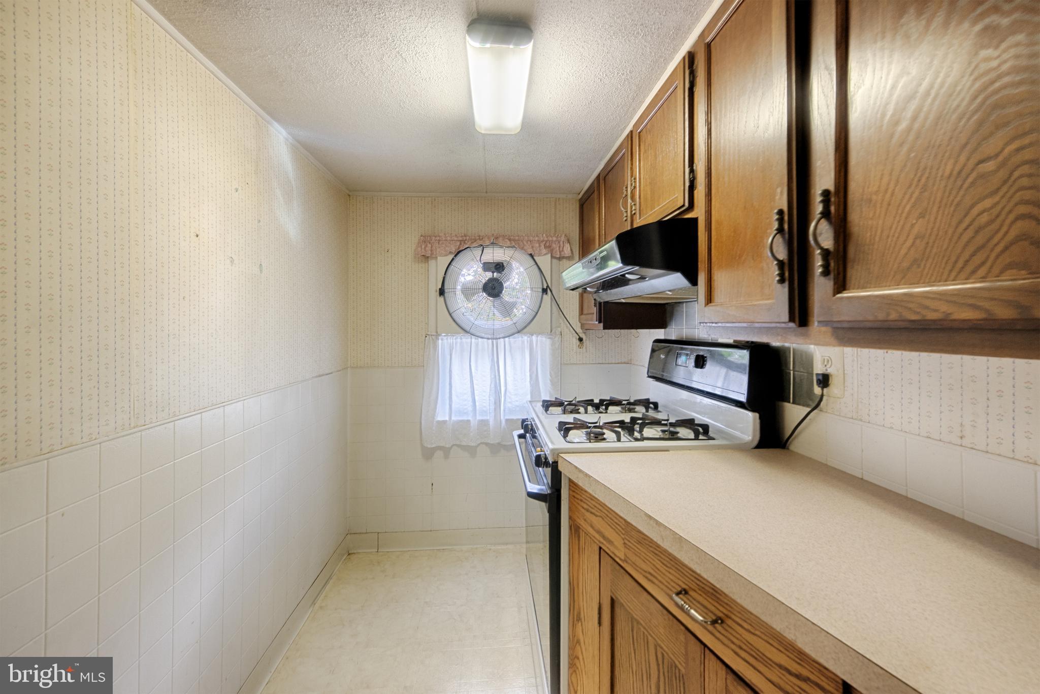 425 Philadelphia Road Joppa, MD 21085 - Photo 9 of 34 Kitchen