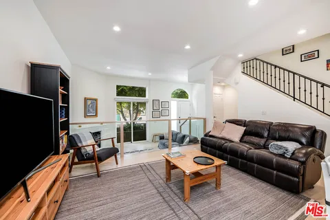 $1,095,000 | Undisclosed Address, Studio City, CA 91602