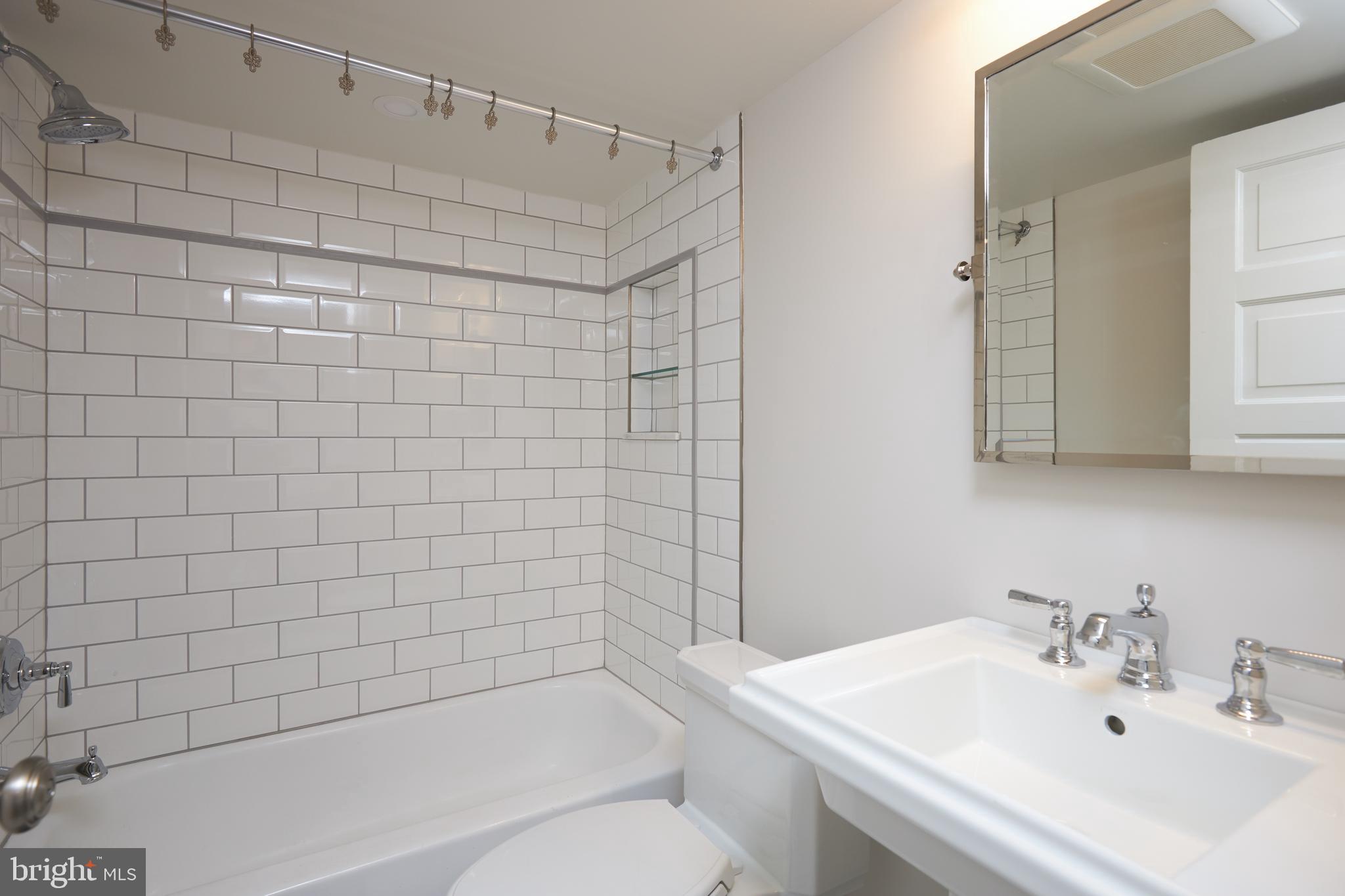 1715 Q Street Northwest, Unit B Washington, DC 20009 - Photo 23 of 41 Bath 2.