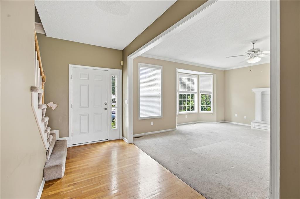 4742 Mund Road Shawnee, KS 66218 - Photo 2 of 24