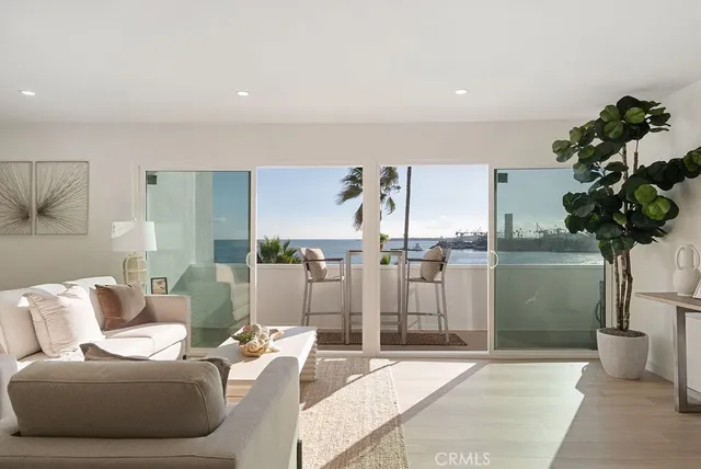 $1,195,000 | 1200 East Ocean Boulevard, Unit 52, Long Beach, CA 90802