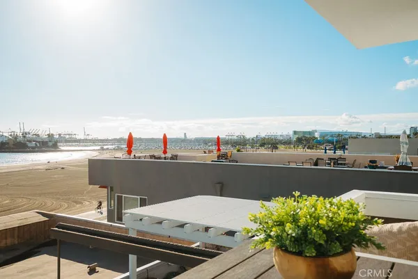 $1,149,000 | 1200 East Ocean Boulevard, Unit 52, Long Beach, CA 90802