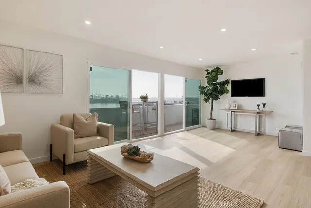$1,195,000 | 1200 East Ocean Boulevard, Unit 52, Long Beach, CA 90802