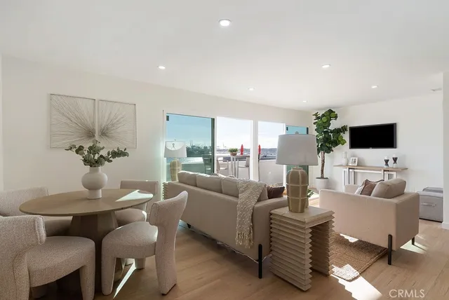 $1,195,000 | 1200 East Ocean Boulevard, Unit 52, Long Beach, CA 90802