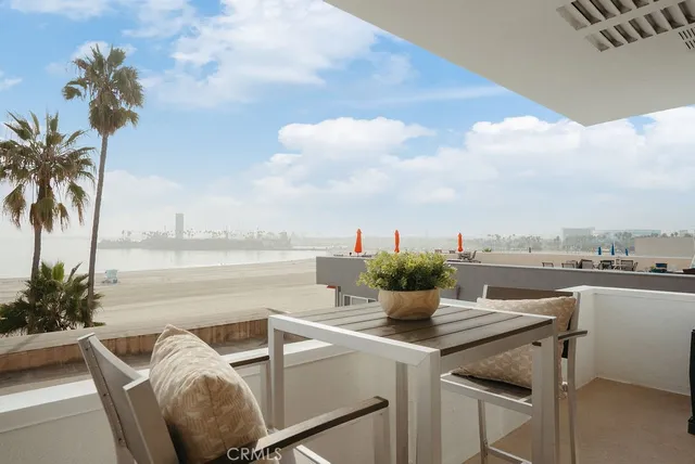 $1,175,000 | 1200 East Ocean Boulevard, Unit 52, Long Beach, CA 90802