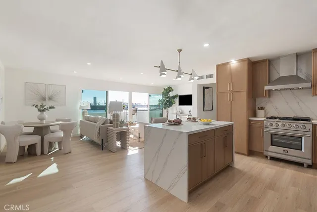 $1,175,000 | 1200 East Ocean Boulevard, Unit 52, Long Beach, CA 90802