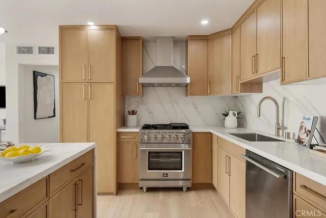 $1,195,000 | 1200 East Ocean Boulevard, Unit 52, Long Beach, CA 90802