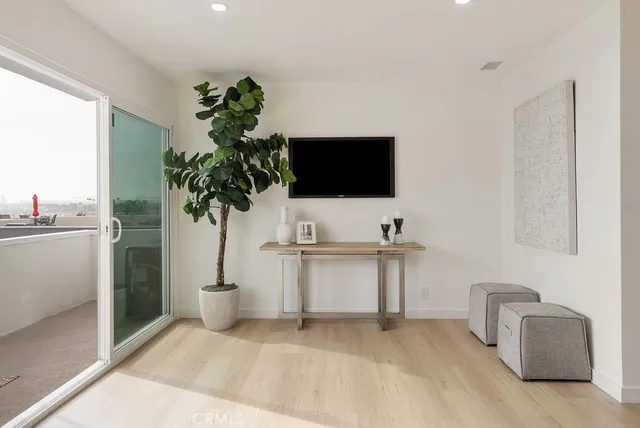 $1,175,000 | 1200 East Ocean Boulevard, Unit 52, Long Beach, CA 90802