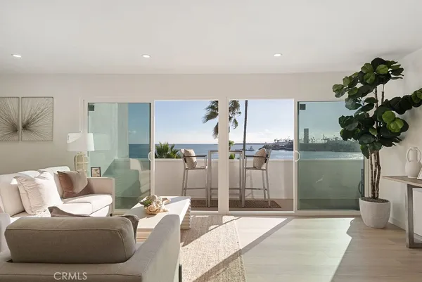$1,149,000 | 1200 East Ocean Boulevard, Unit 52, Long Beach, CA 90802