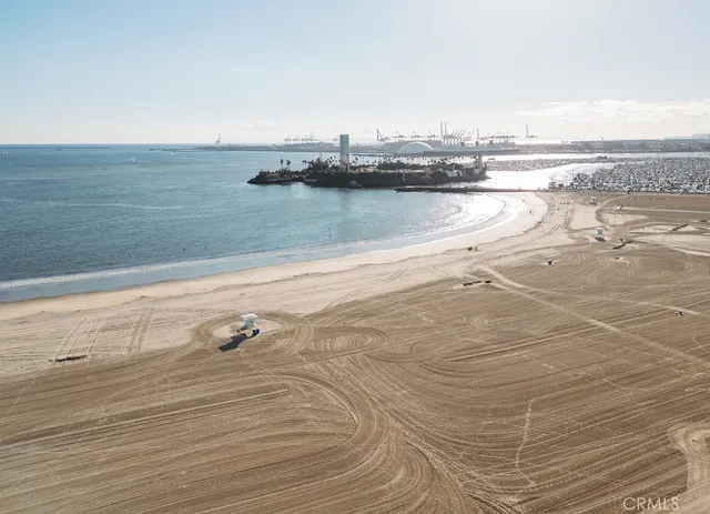 $1,195,000 | 1200 East Ocean Boulevard, Unit 52, Long Beach, CA 90802