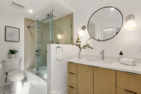 $1,149,000 | 1200 East Ocean Boulevard, Unit 52, Long Beach, CA 90802