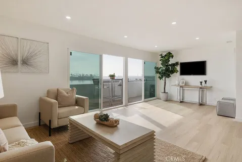 $1,195,000 | 1200 East Ocean Boulevard, Unit 52, Long Beach, CA 90802