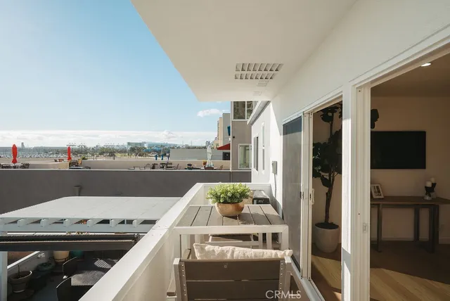 $1,195,000 | 1200 East Ocean Boulevard, Unit 52, Long Beach, CA 90802