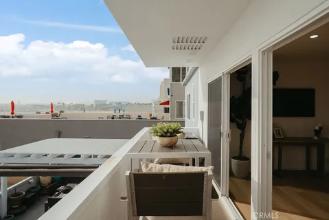 $1,195,000 | 1200 East Ocean Boulevard, Unit 52, Long Beach, CA 90802