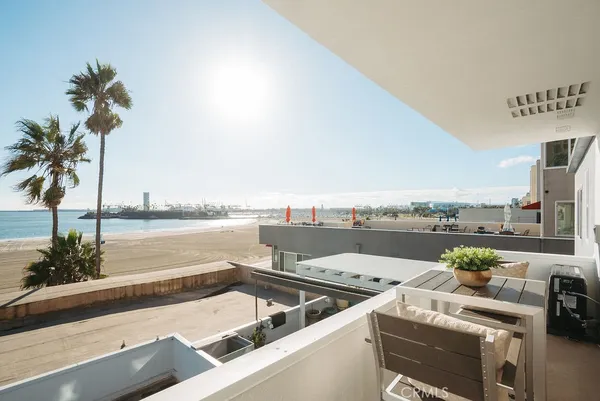 $1,149,000 | 1200 East Ocean Boulevard, Unit 52, Long Beach, CA 90802
