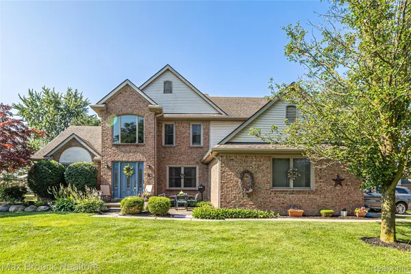 $525,000 | 14088 Glenwood Drive, Utica, MI 48315